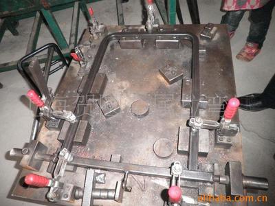 上海月凌金屬拉彎廠 專業提供20方管彎管、車架加工及焊接組裝服務